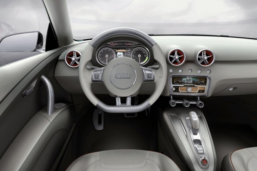 Торпедо Audi A1 Sportback Concept 2008 года  (фото 10 из 56)